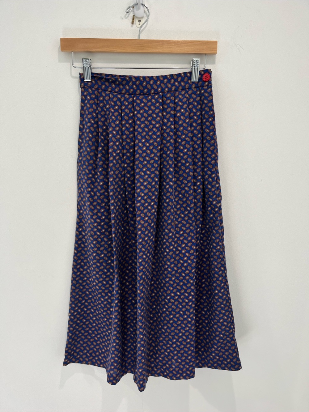 WORTHINGTON Vintage 2 piece set Shirt and Skirt with Paisley Pattern